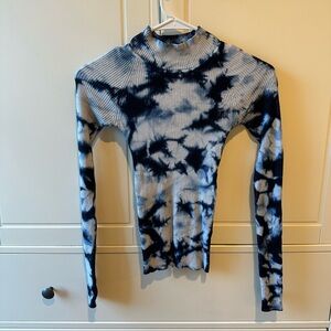 PrettyLittleThing Blue Tie Dye Long Sleeve Mock Neck Small